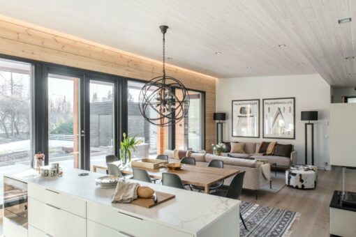 Skandinaavis-kalifornialainen koti, jossa on valoisa ja tyylikäs keittiö  - DSC 2306 33