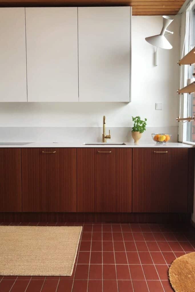 {{A kitchen reminiscent of the 1960s}} - image6 800x1200 1 122